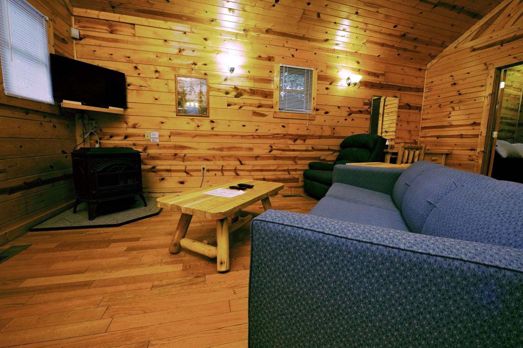 The Cabins At Pine Haven - Beckley Beaver Екстериор снимка
