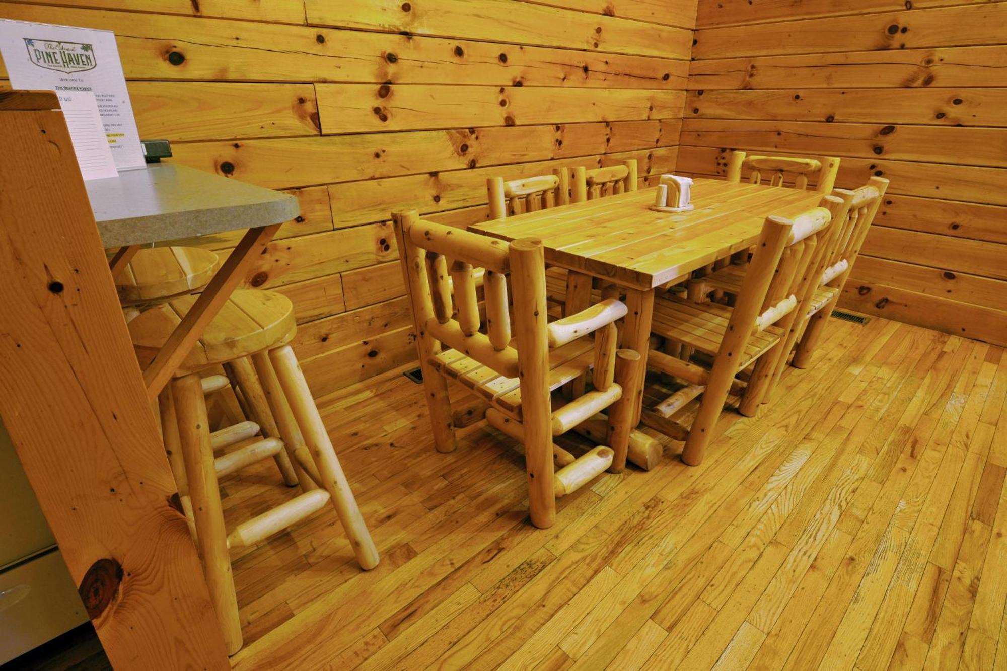 The Cabins At Pine Haven - Beckley Beaver Екстериор снимка