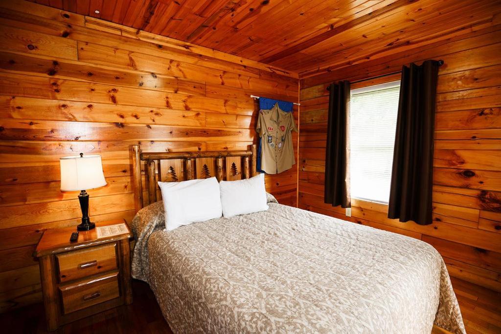 The Cabins At Pine Haven - Beckley Beaver Екстериор снимка